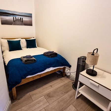 Newly Refurbished Flat In Central Cheltenham With Parking エクステリア 写真