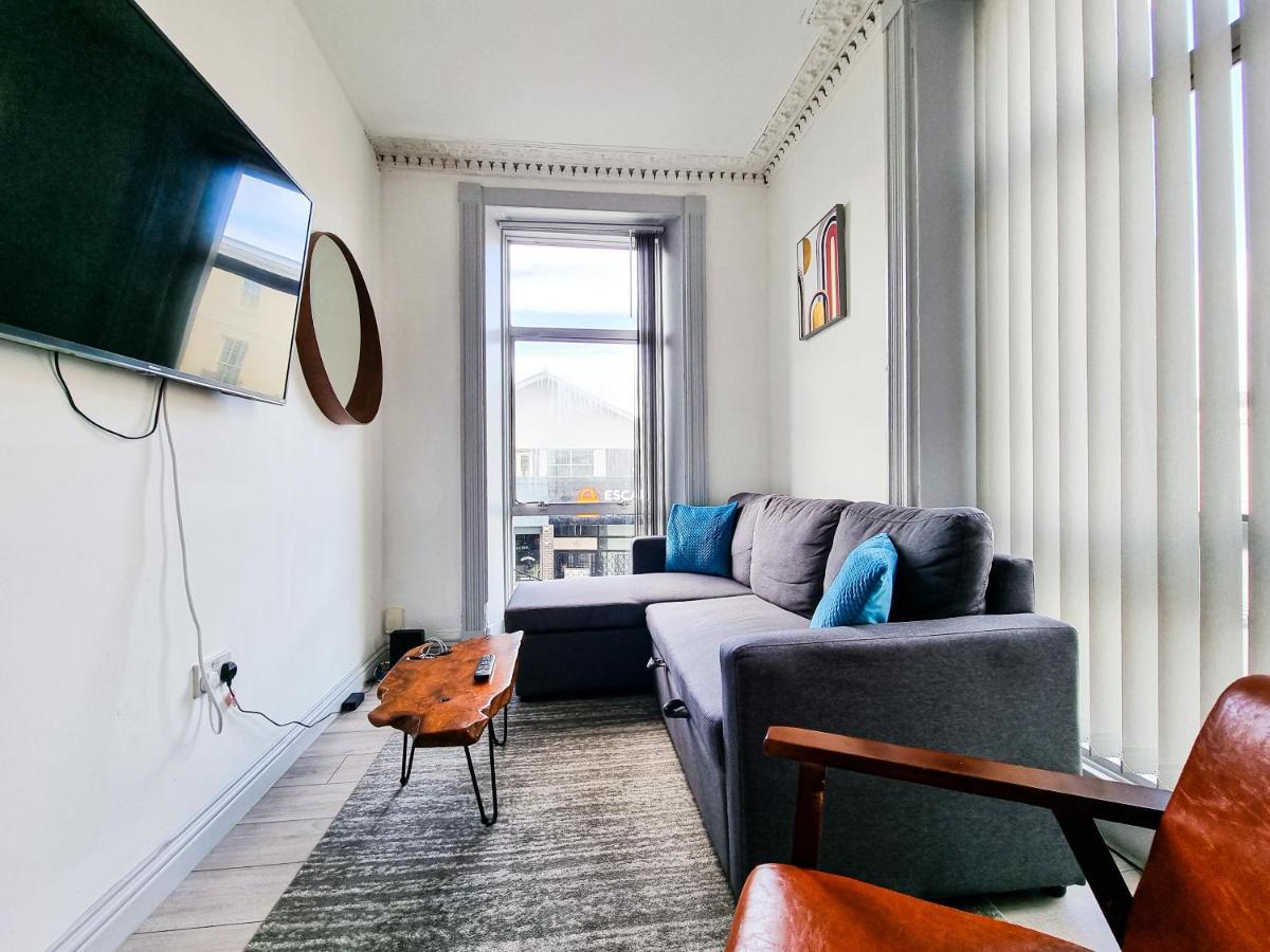 Newly Refurbished Flat In Central Cheltenham With Parking エクステリア 写真