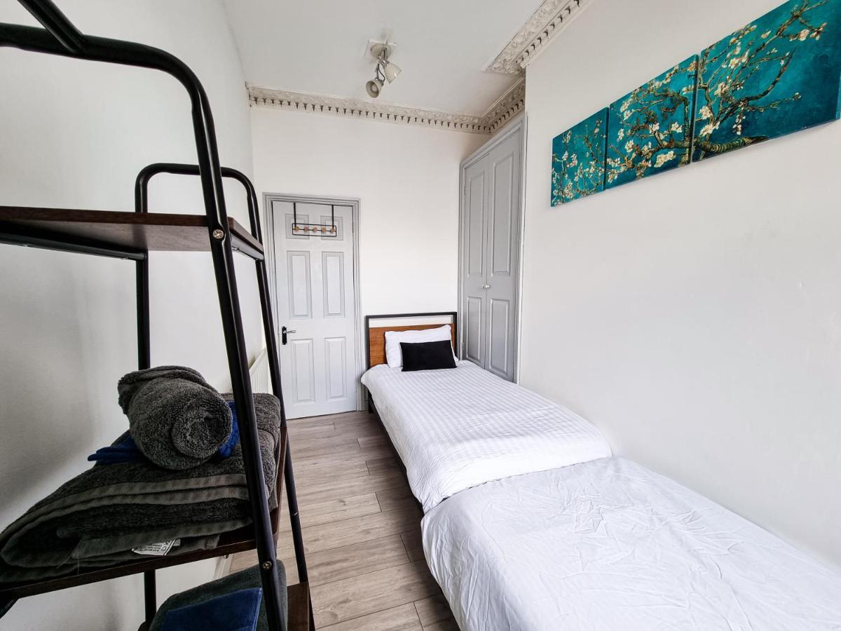 Newly Refurbished Flat In Central Cheltenham With Parking エクステリア 写真