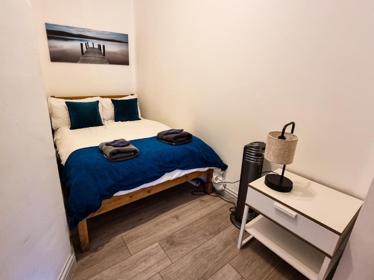 Newly Refurbished Flat In Central Cheltenham With Parking エクステリア 写真