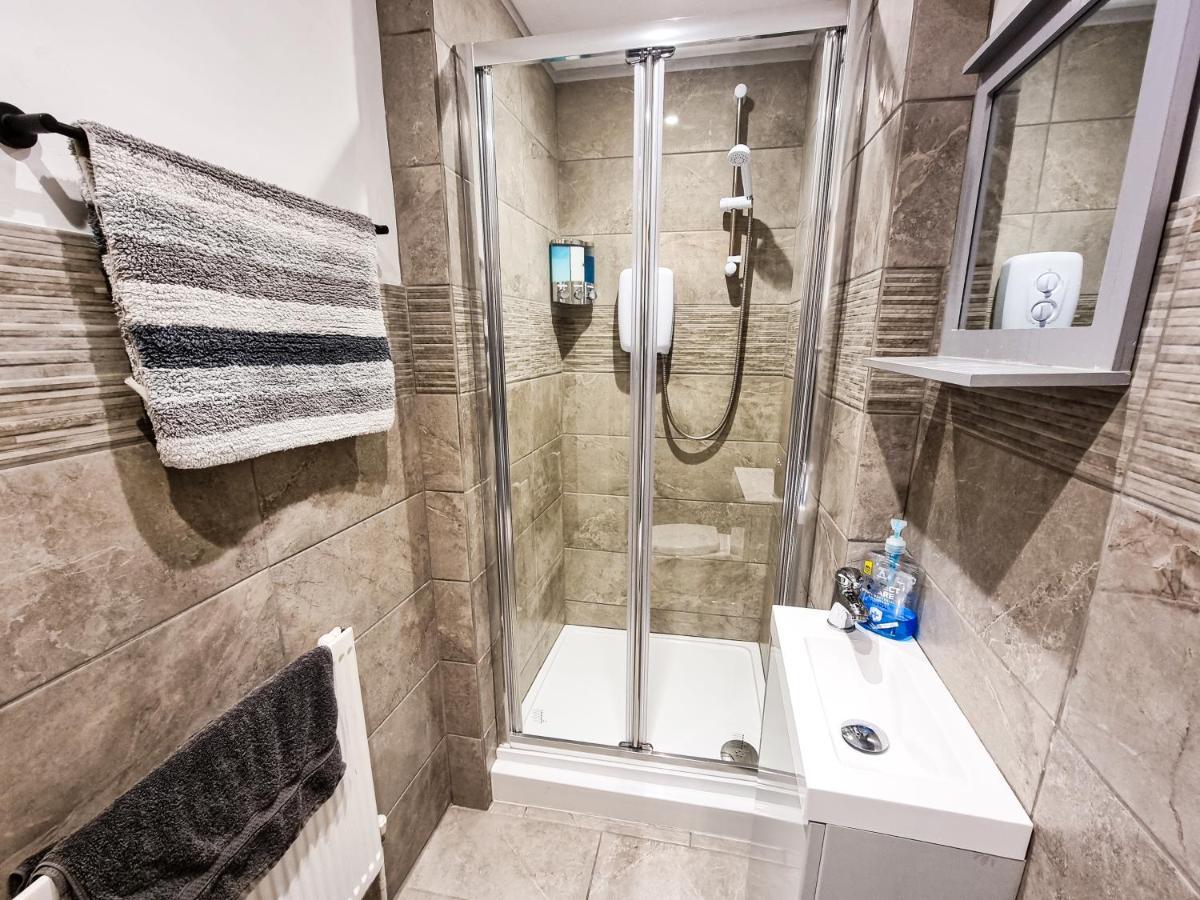 Newly Refurbished Flat In Central Cheltenham With Parking エクステリア 写真