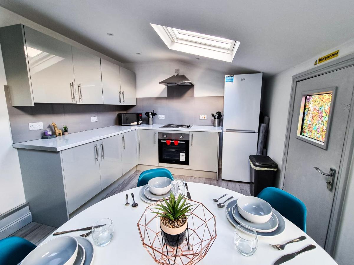 Newly Refurbished Flat In Central Cheltenham With Parking エクステリア 写真