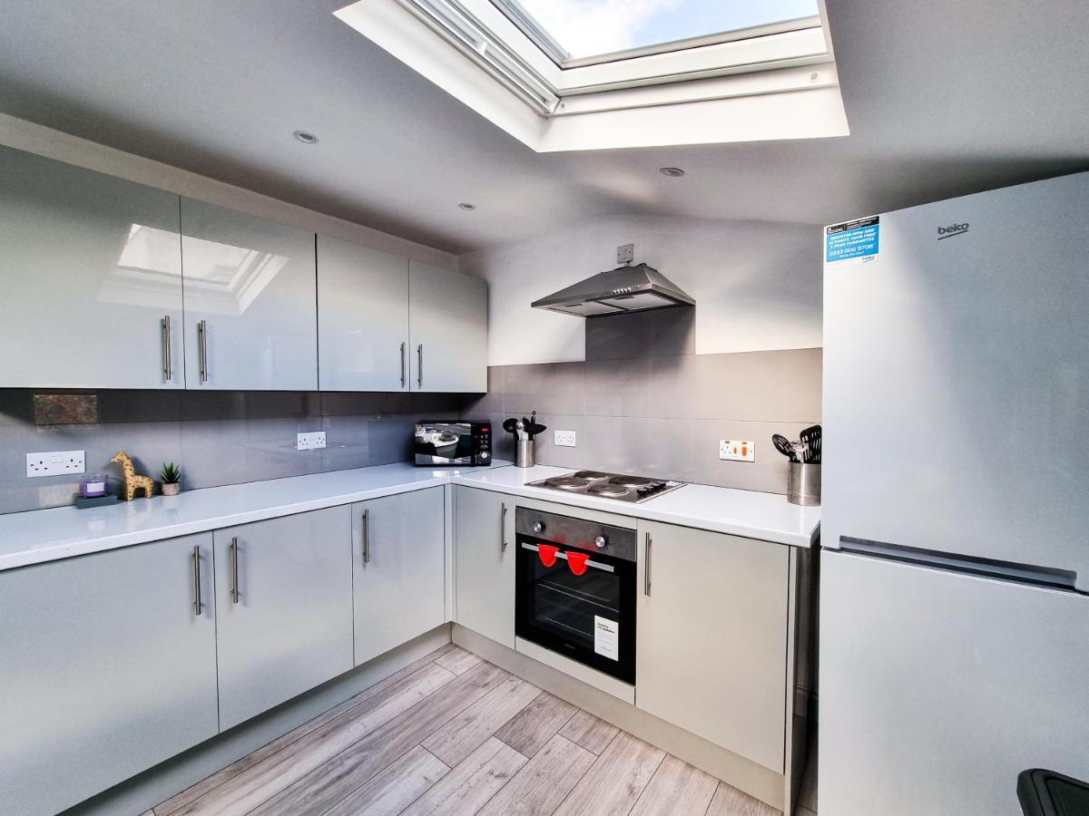 Newly Refurbished Flat In Central Cheltenham With Parking エクステリア 写真