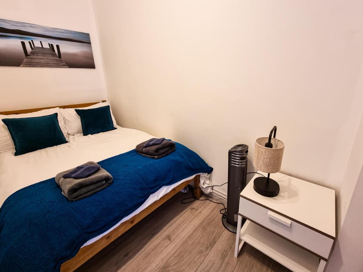 Newly Refurbished Flat In Central Cheltenham With Parking エクステリア 写真